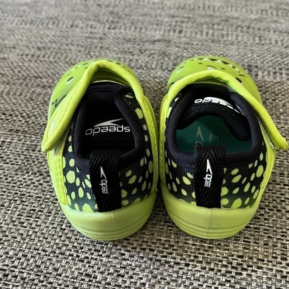 SPEEDO, dinosaur water shoes, slippers, size 5-6